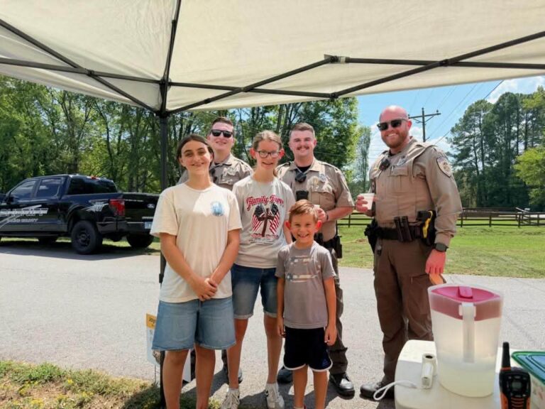 Saline County, Arkansas Patrol Deputies Pause for "Lemonade Stand", Celebrate Young Entrepreneurs