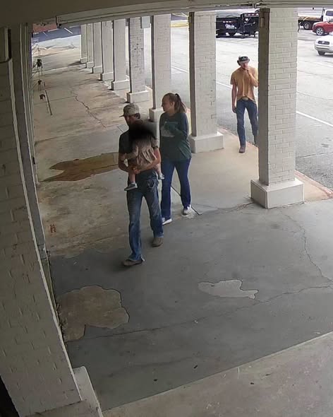 Searcy Business Releases Photo Stash: "Please Don't Steal..."